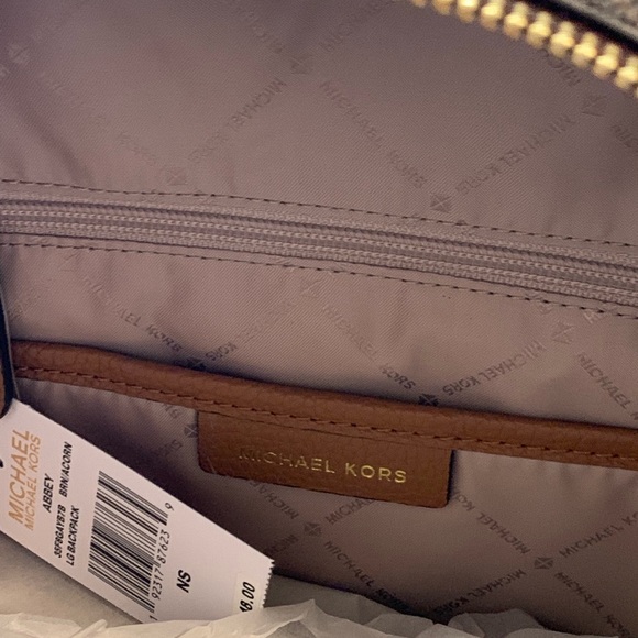 Mk authentic backpack - Picture 3 of 6